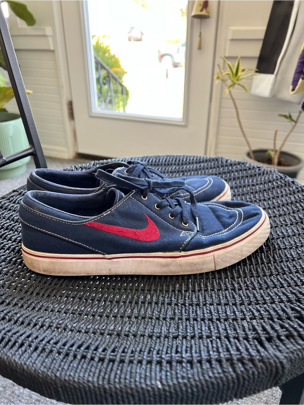 Nike x Stefan Janoski sz 8 canvas sneakers navy blue with red embroidered swoosh